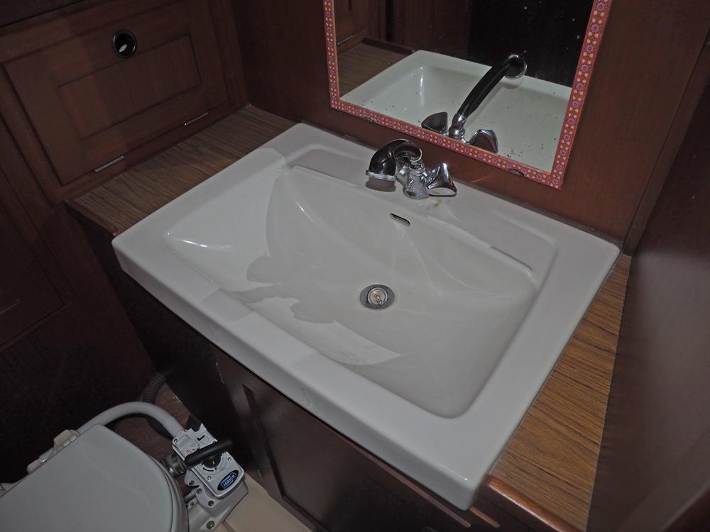 Cabin en avant, H&eacute;bergements